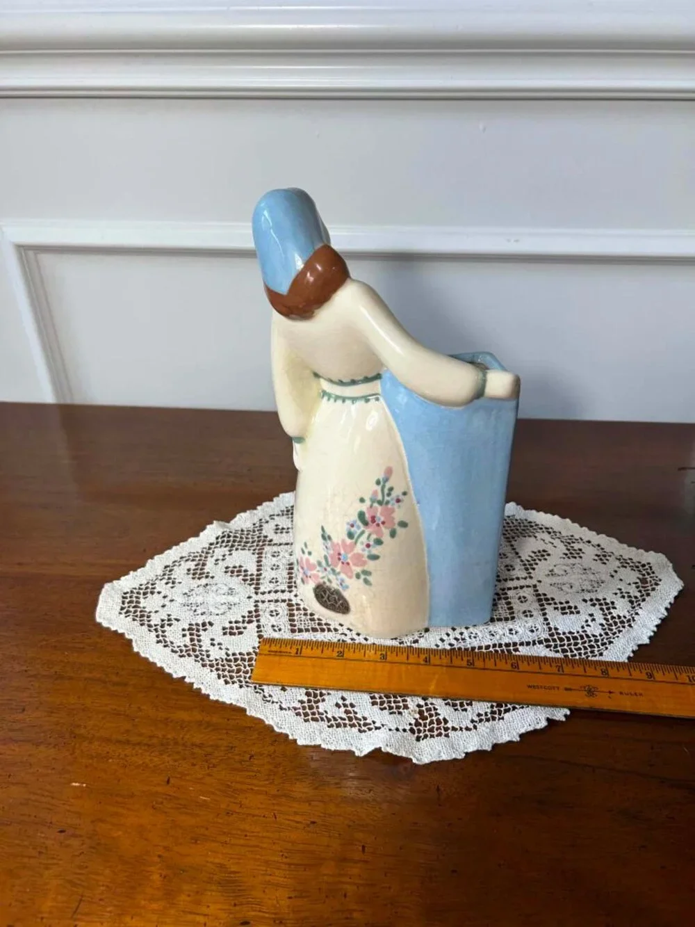 Vintage 1940s Weil Ware California Pottery Country Girl Figurine Vase 10” - Orig